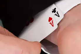 这样的快递千万别签收！“货到付款”也许只是个骗局图片