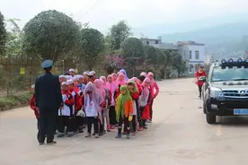 回族生外出就餐，永善民族小学这样做！图片