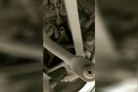 新老迈腾底盘对比，B7和B8的较量？视频封面