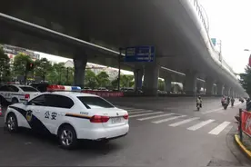 上海中环线发生严重车祸 部分道路实行交通管制图片