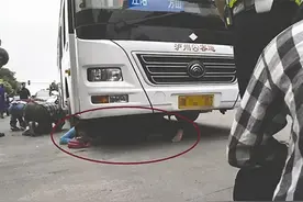泸州老师救学生腿被压？其实是母子路上出车祸图片
