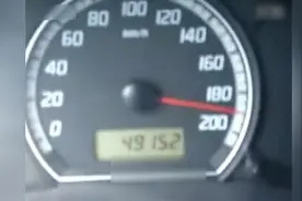 冒死测试雨燕的极限速度，时速200km，爆表了直接！