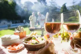 鹿血酒的功效和制作 具体方法有哪些？图片