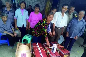 送完礼品还返还货款？村民贪便宜被忽悠图片