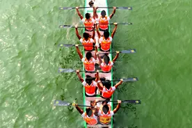 武汉：端午时节游江夏 汤逊湖畔看龙舟图片