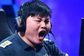 UZI的女朋友原来是她，又是一张网红脸啊图片