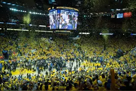 篮球——NBA西部决赛第七场：勇士胜雷鸣晋级总决赛图片