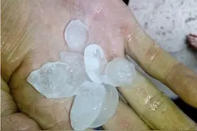 网曝今日徐州多地天降冰雹，你那下了没？图片