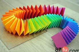 儿童亲子手工彩虹弹簧折纸图解教程图片