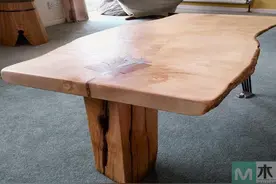 木匠神技，怎样用枯木制作原木桌子图片