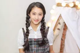 你以为关晓彤这么火仅仅是因为有演技，那你就太天真了图片