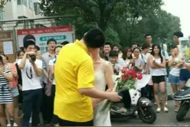 女老师主动向男学生求婚　差12岁师生恋修成正果图片