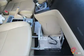 脑洞大开，长城SUV改床车！图片