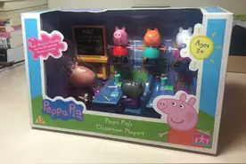 小猪佩奇教室玩具套装图集图片