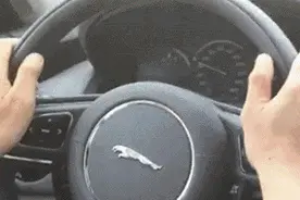 搞笑GIF图：幻想与现实的区别图片