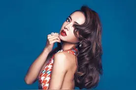 李宇春助阵蔡依林 性感扇子舞惹人联想图片