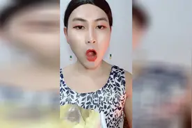 刚恋爱的时候吃东西 PK结婚后吃东西