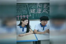 爆笑笑园：芳芳姨妈来了，嘉杰帮她去买卫生棉，这方法好实用