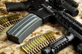 实拍各种精美弹匣装弹展示图片