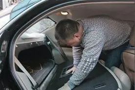 汽车有个逃生暗道，99％的人可能不知道！图片