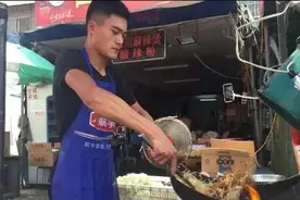 “炒面哥”那都不是事！盘点那些年，我们一起追过的阜阳“网红”图片