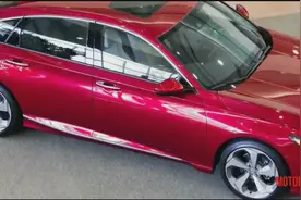 2018款本田雅阁对比现代索纳塔，不仅车标像侧面也像