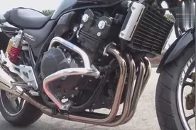 实拍本田CB400 SF