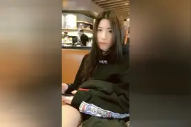 美女拿一双筷子一个碗一个打火机，什么意思干啥用的？谁能告诉我视频封面