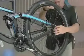 一辆自行车几万块，看完生产制造过程，才知道钱都花哪儿了！视频封面