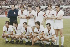 诞生于艺术之都 这是意甲50年最佳球衣设计图片