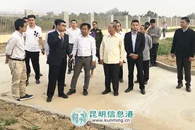 老挝前副总理昂山·老李参观老挝金三角经济特区污水处理厂图片