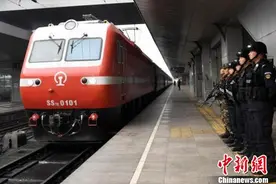 儿子患上白血病 服刑父亲 “千里转监”移植造血干细胞图片