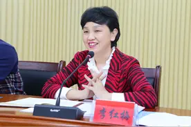 校领导到海师附属中学召开干部教师大会图片