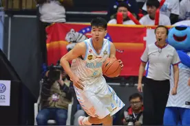 徘徊场外 冠军梦未圆令王磊离疆 为篮球梦返山西图片