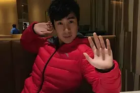 骚男撞脸LOL新英雄 这锅我骚不背图片