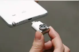 安卓手机摄像头插件亮相 可拍摄3D视频图片