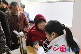 南充东方医院扶贫巡诊队赴基层送健康受欢迎图片