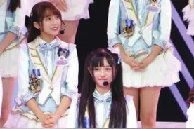 教师团脑洞大开费玉清舞姿被赞妖娆图片