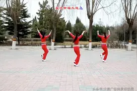 《东方之巅》背面演示（云裳、肖肖、沚水）云裳广场舞团队出品