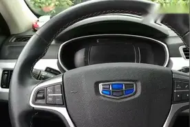 吉利博越车窗防夹手功能体验