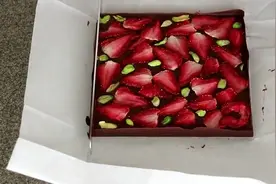 草莓巧克力做法，很简单哦，你学会了吗视频封面