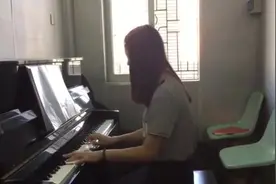 钢琴演奏，《因为爱情》不会轻易悲伤，一切都是幸福的模样图片