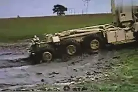 军用卡车过水，看傻眼了，超级牛！视频封面