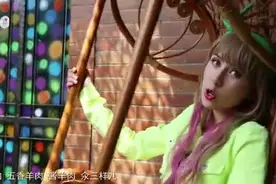 外国萝莉说唱报菜名，不一样的美眉，一样的中国菜。图片