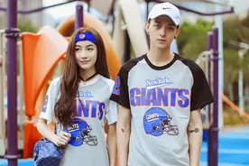 亮瞎眼的情侣装 让我们一起干了这碗狗粮图片