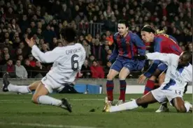 经典回顾-04/05欧冠1/8决赛首回合 巴萨2-1切尔西图片