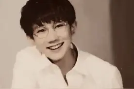 王源化身民国翩翩君子，粉丝合写万人情书:我与王先生二三事!图片