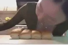 面包非要压扁了才好吃，强迫症真的不得了！图片