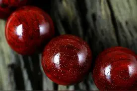 开裂不用怕  “自愈”修复它——小叶紫檀手串图片