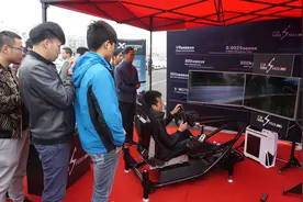 VR体感赛车电竞的时代即将到来！图片